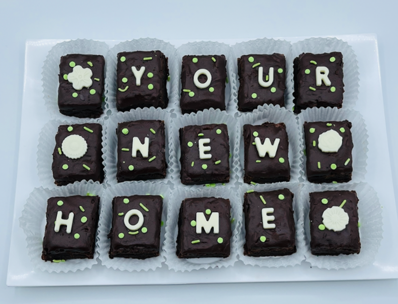 Brownie Box - New Home (15 Pieces)